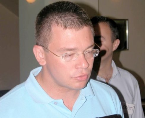 Ungureanu: L-am reclamat pe Ponta la Consiliul Naţional pentru Combaterea Discriminării